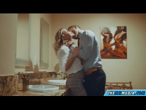 ❤️ Kui rinnakas blondiin võrgutab sind avalikus tualettruumis Pornovideo at porn et.wassell.ru ❌
